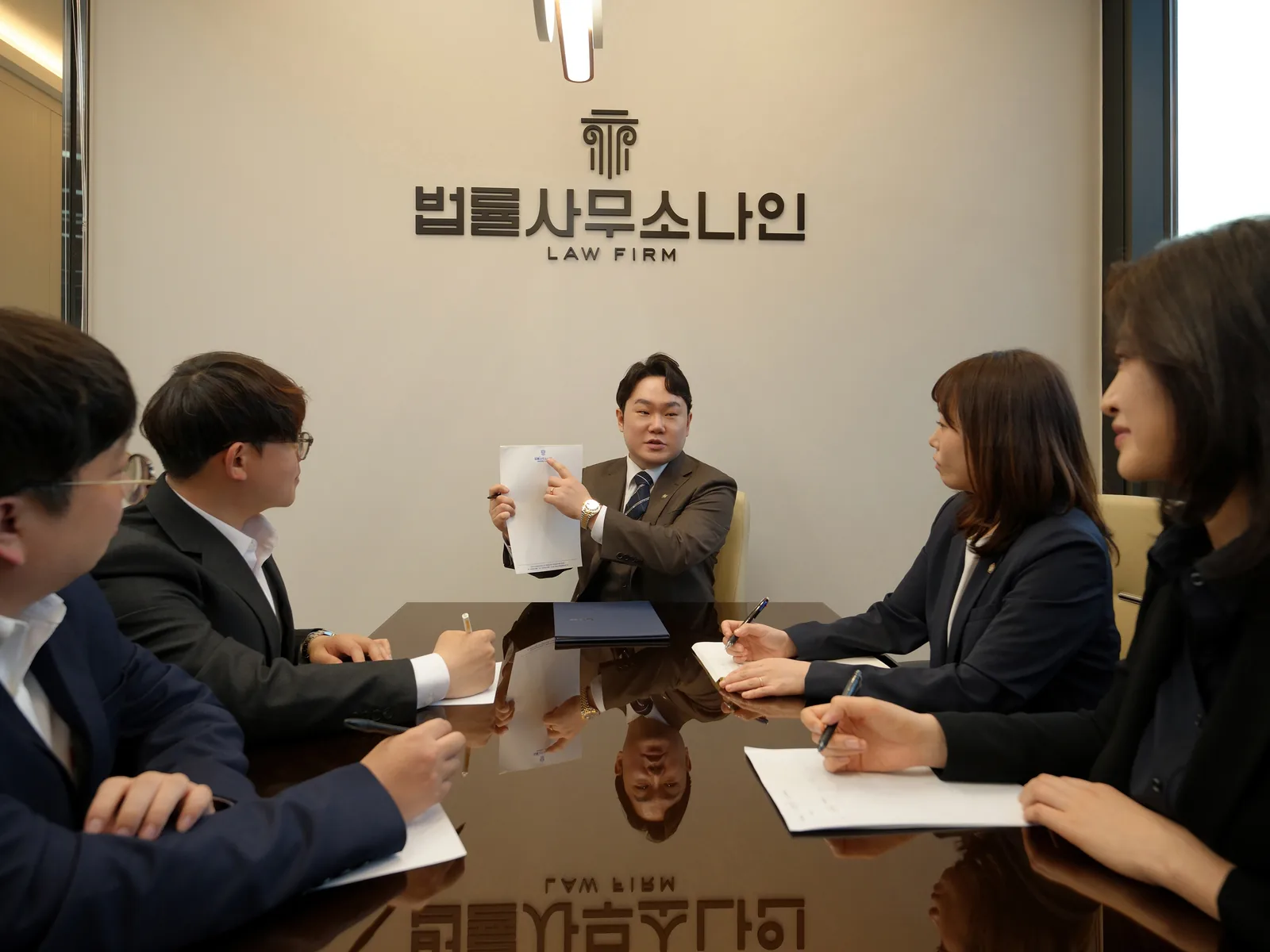 이혼 상담 장면